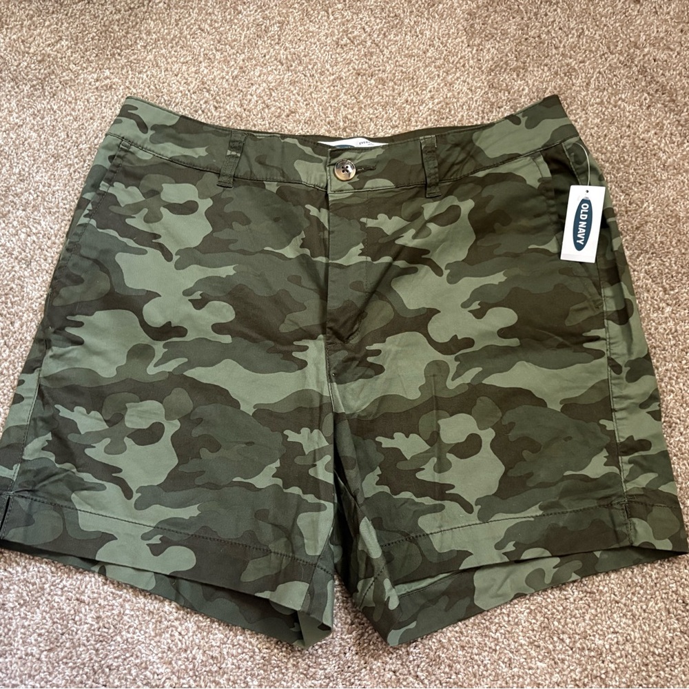 NWT Old Navy Camouflage Khaki Everyday Shorts